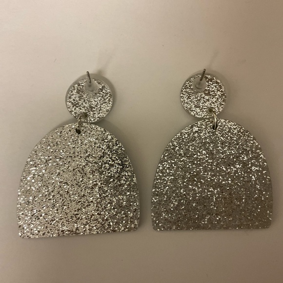 ❤️Christmas Rainbow 🌈 Earrings💚 - Picture 4 of 4